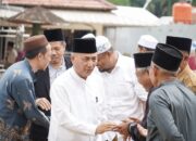 Ketua FORPESS Muba Tutup Usia, Sekda Apriyadi Salat dan Antar Jenazah ke Pemakaman