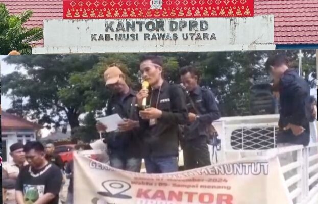 Buruknya Sistem Pembayaran Media, Puluhan Jurnalis Adakan Aksi di DPRD Muratara