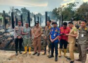 Empat Rumah Ludes Terbakar di Dawas, Respon Cepat Damkar Muba beserta Tim dan Warga Sukses Kendalikan Api