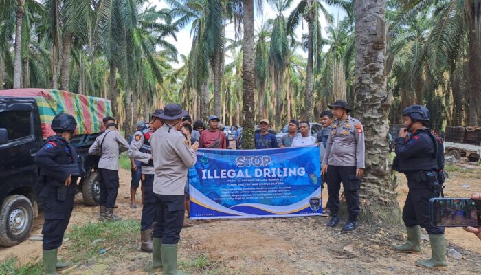 Polsek Keluang Terjun Langsung ke Lapangan, Himbau Pelaku Usaha Ilegal Stop Illegal Drilling dan Tinggalkan Lokasi HGU PTHindoli